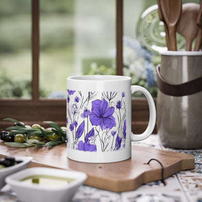 Weisse Tasse lila Blumen