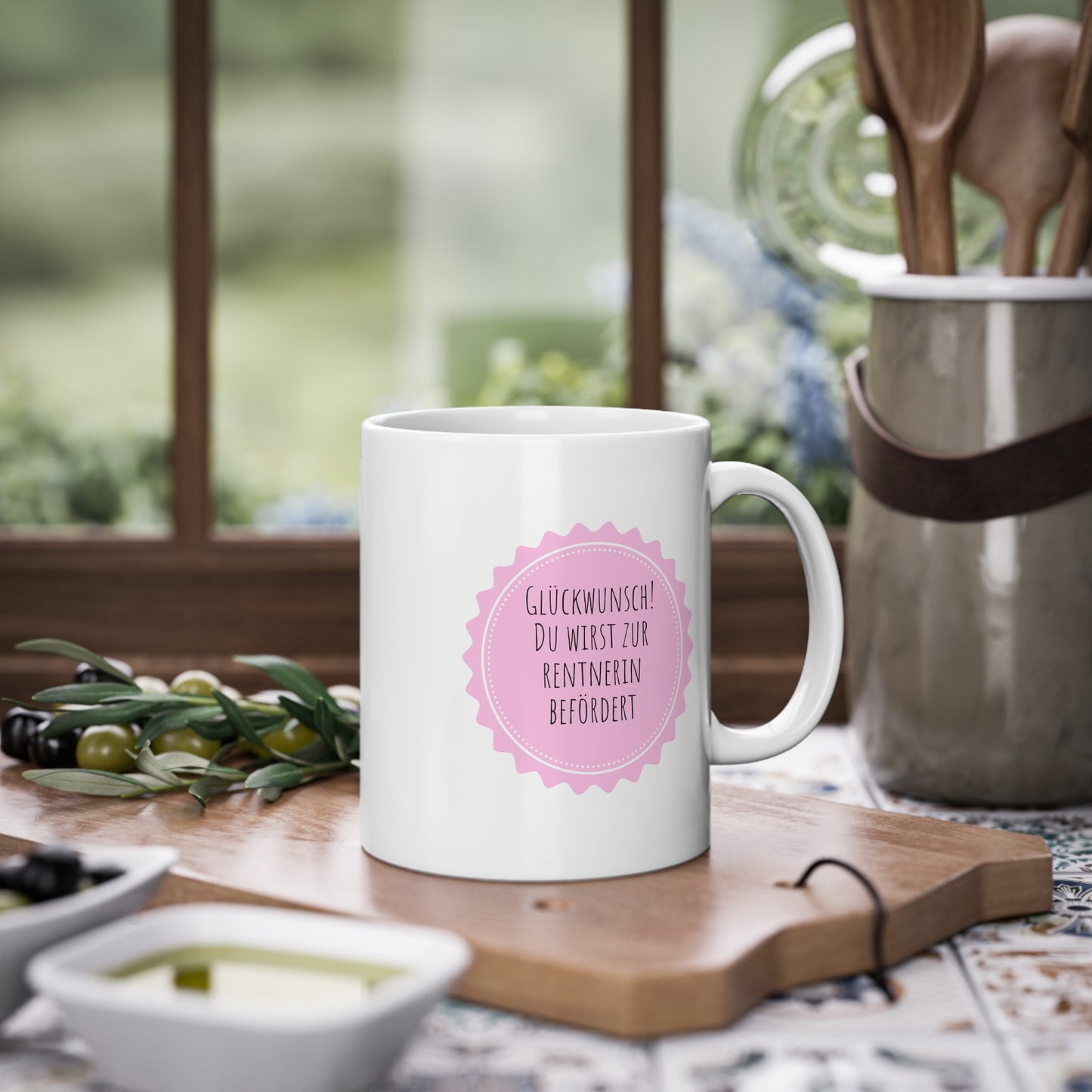 Weisse Tasse Beförderung zur Rentnerin